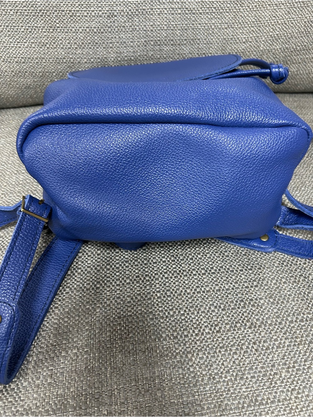 Portland Leather Bucket Backpack - Molino Blue - Picture 3 of 5